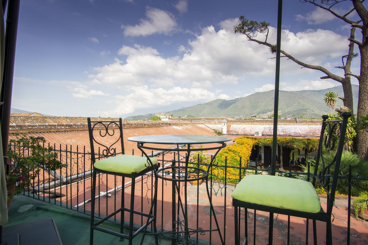 Hotel Posada De Don Rodrigo Antigua Bagian luar foto