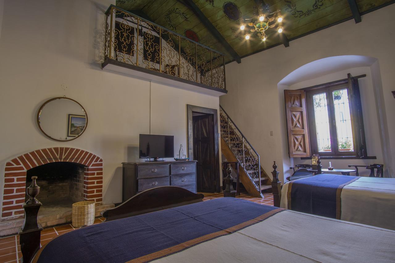 Hotel Posada De Don Rodrigo Antigua Bagian luar foto