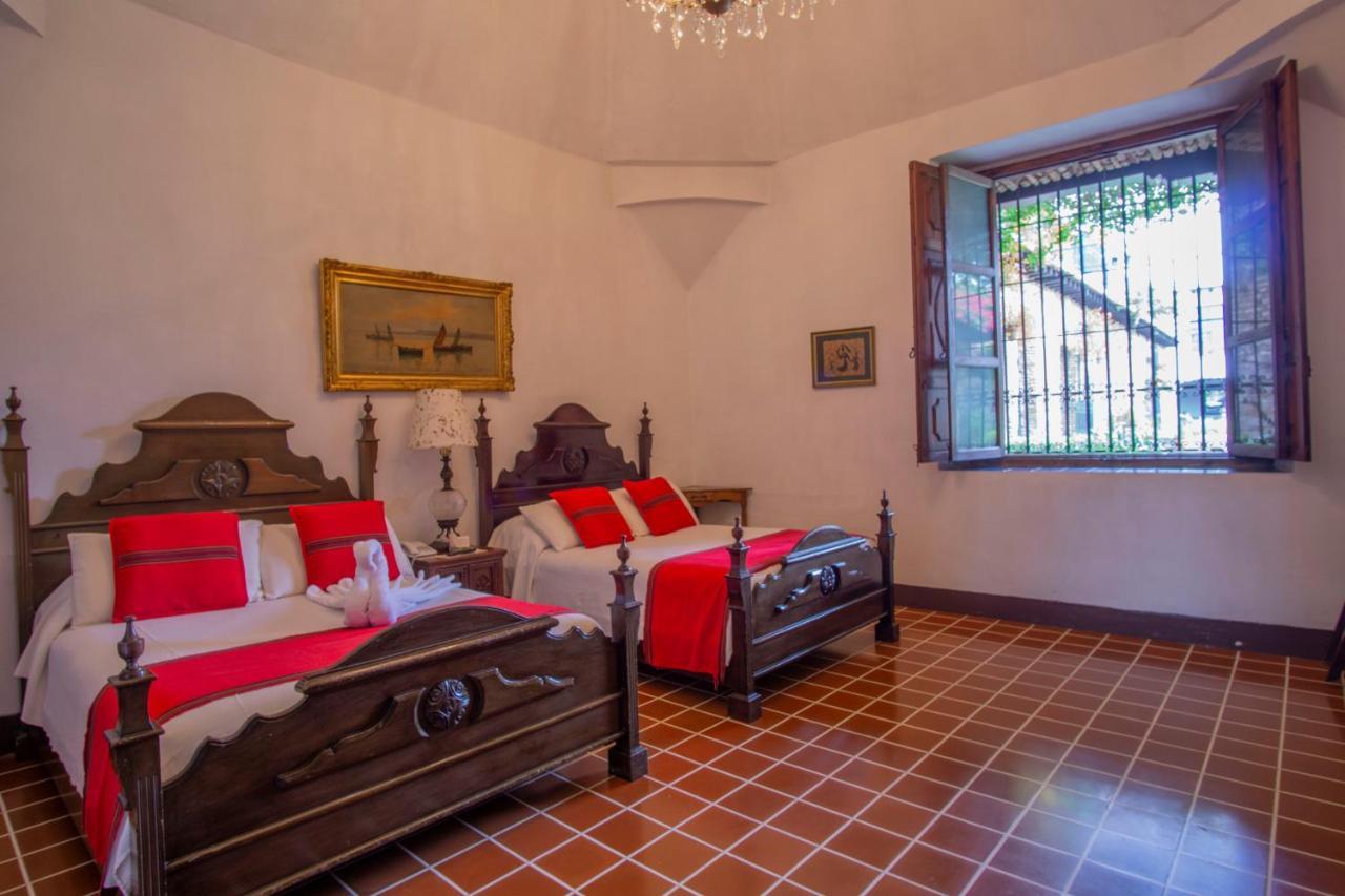 Hotel Posada De Don Rodrigo Antigua Bagian luar foto