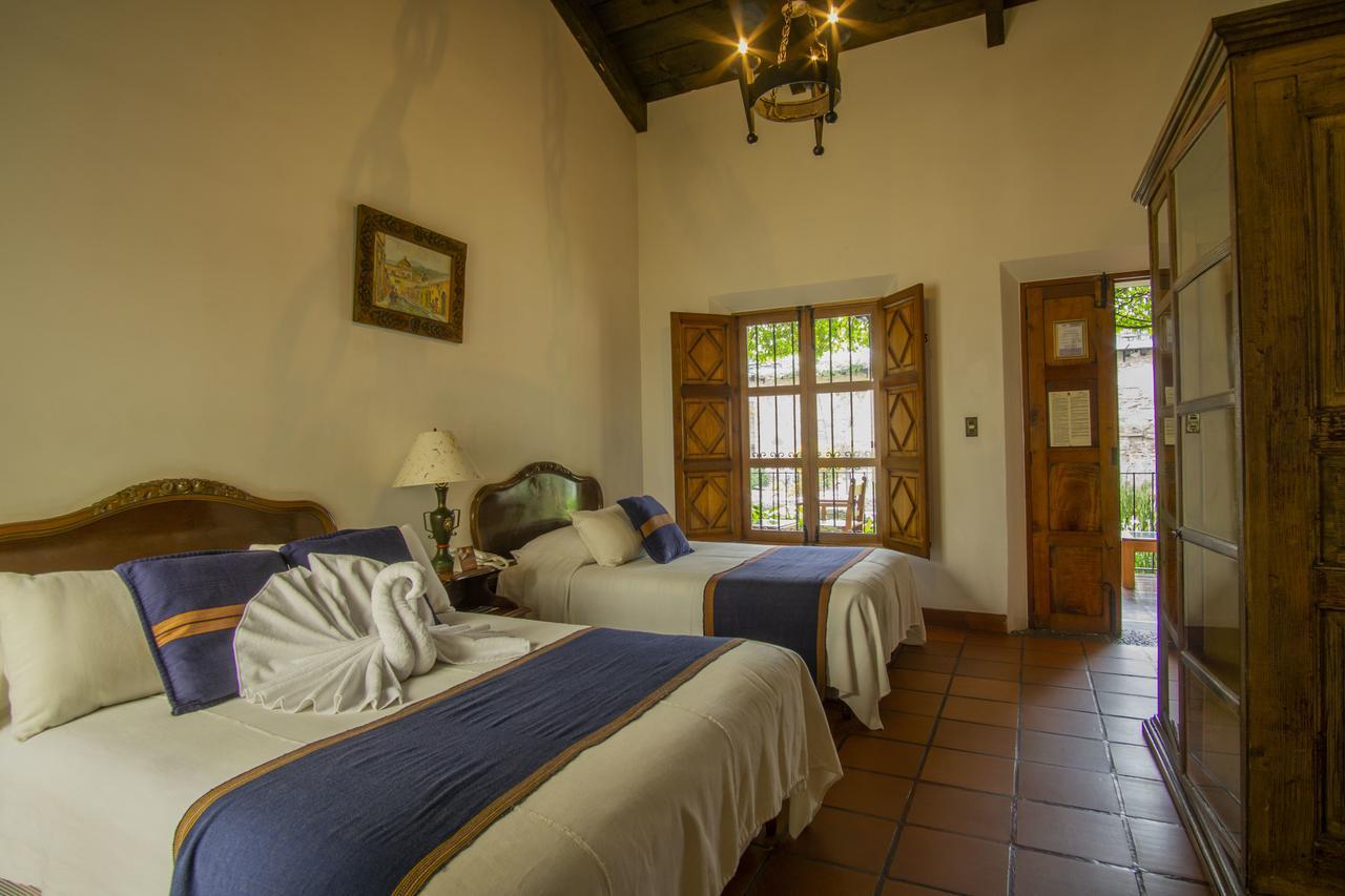 Hotel Posada De Don Rodrigo Antigua Bagian luar foto