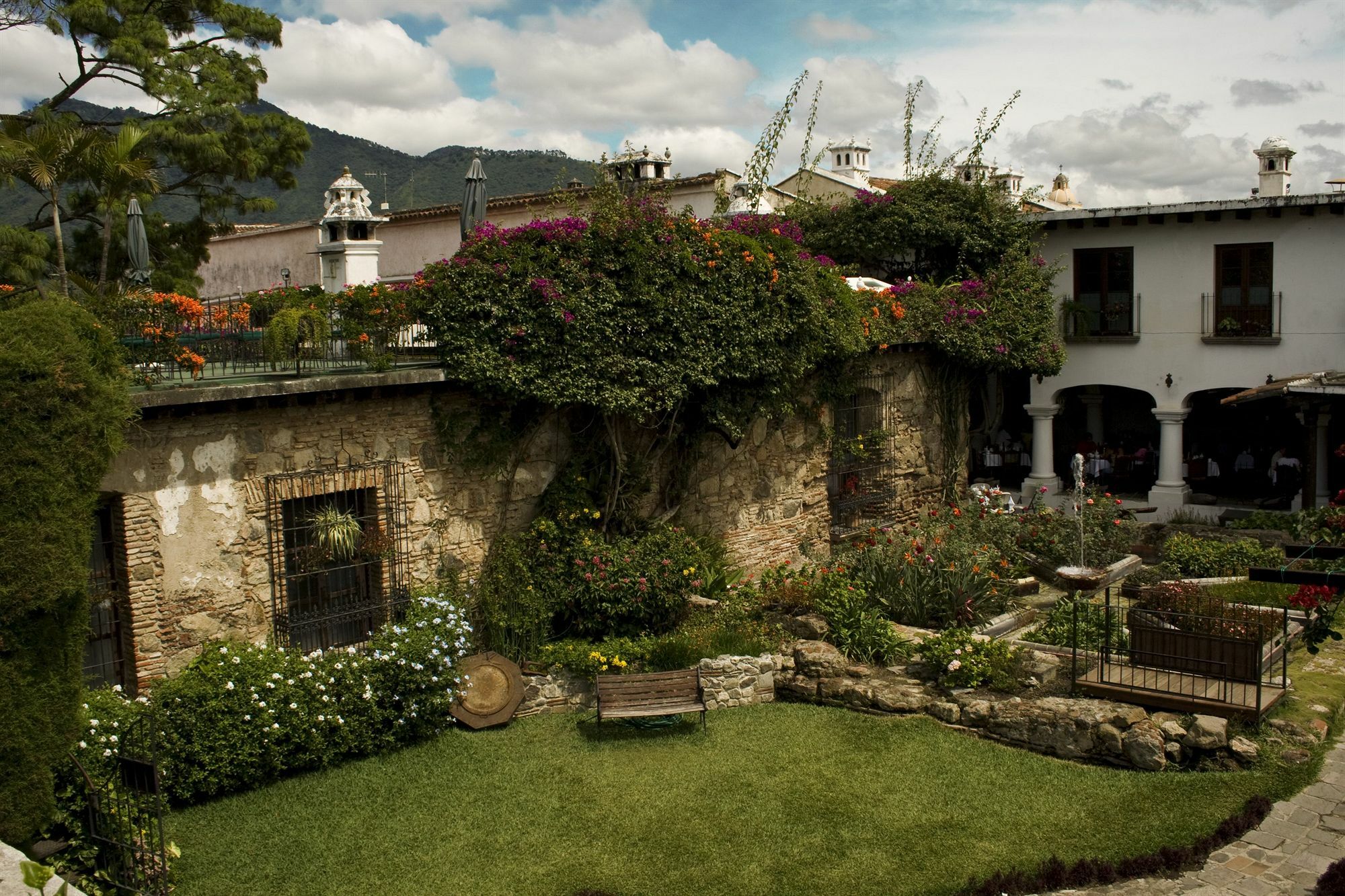 Hotel Posada De Don Rodrigo Antigua Bagian luar foto