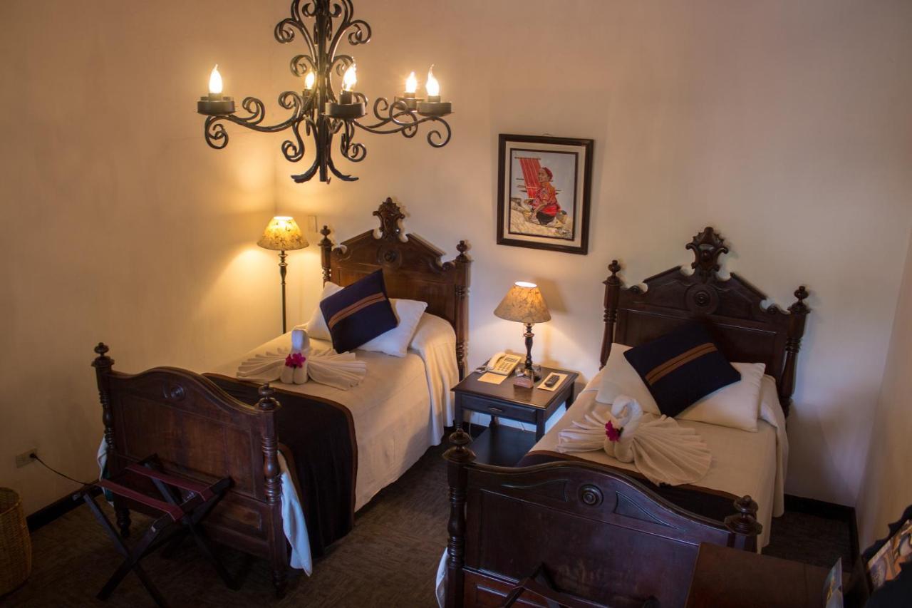 Hotel Posada De Don Rodrigo Antigua Bagian luar foto